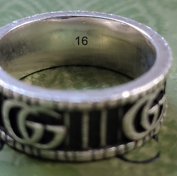 Gucci Silver Double GG Aged Finish Ring - Picture 6 of 9